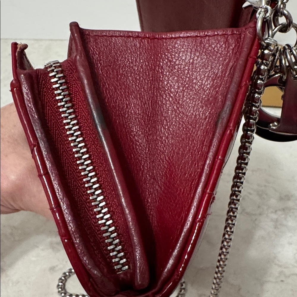 DIOR ♥️ patent cannage wallet on chain ♥️ - Picture 13 of 15